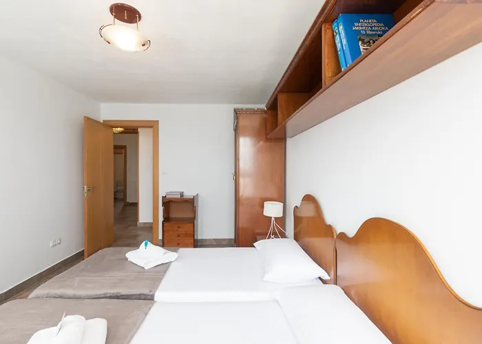 Zeruhaundi - Baskeyrentals Apartment *