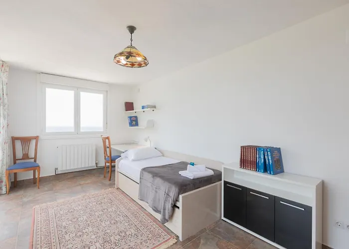 Zeruhaundi - Baskeyrentals Mendexa